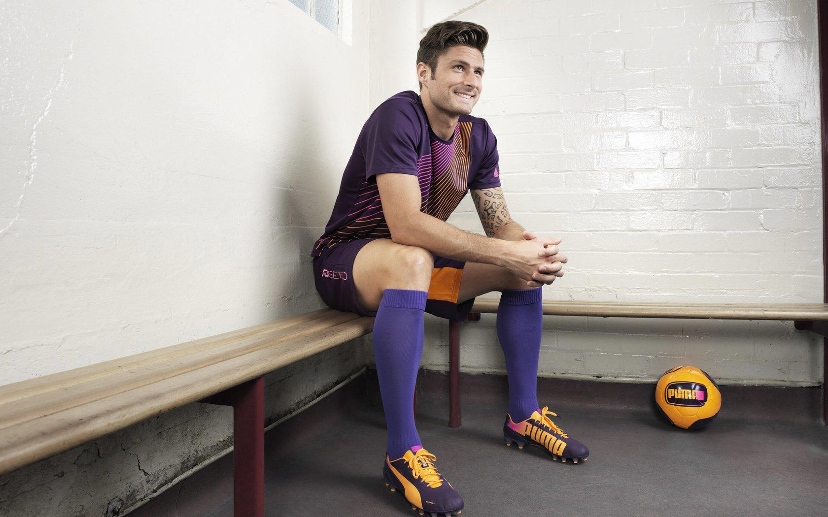 2012年的今天，莫德里奇登陆伯纳乌，一段传奇的序章