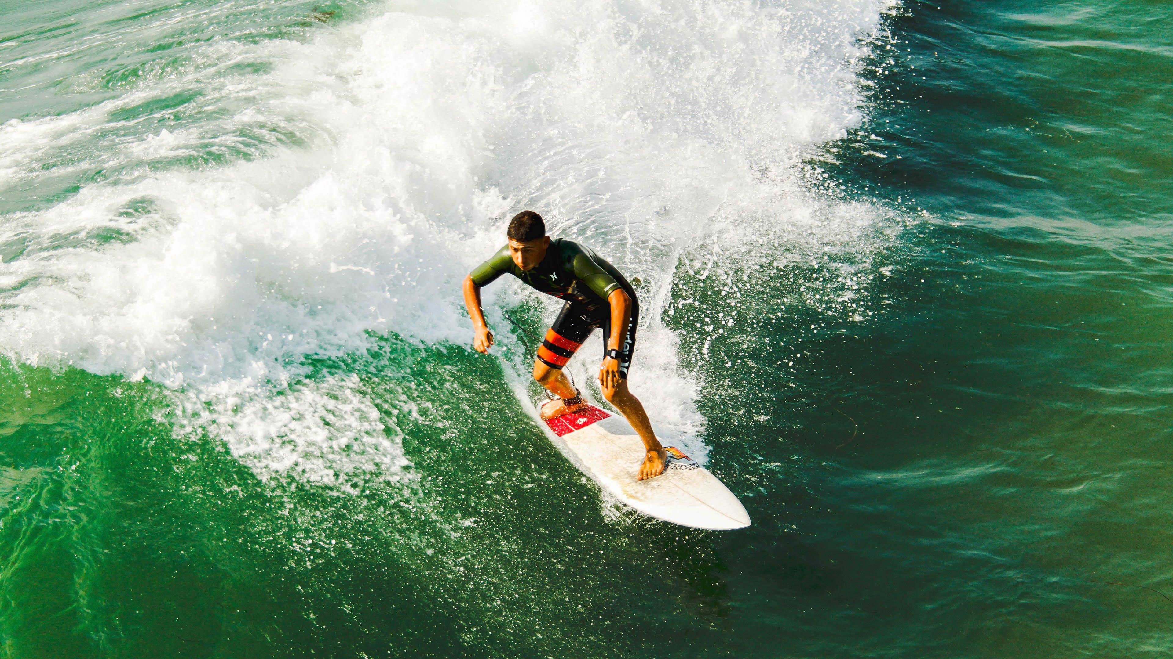 体坛一周新闻TOP10，新疆夺冠引爆篮球热，火爆中超上演进球盛宴