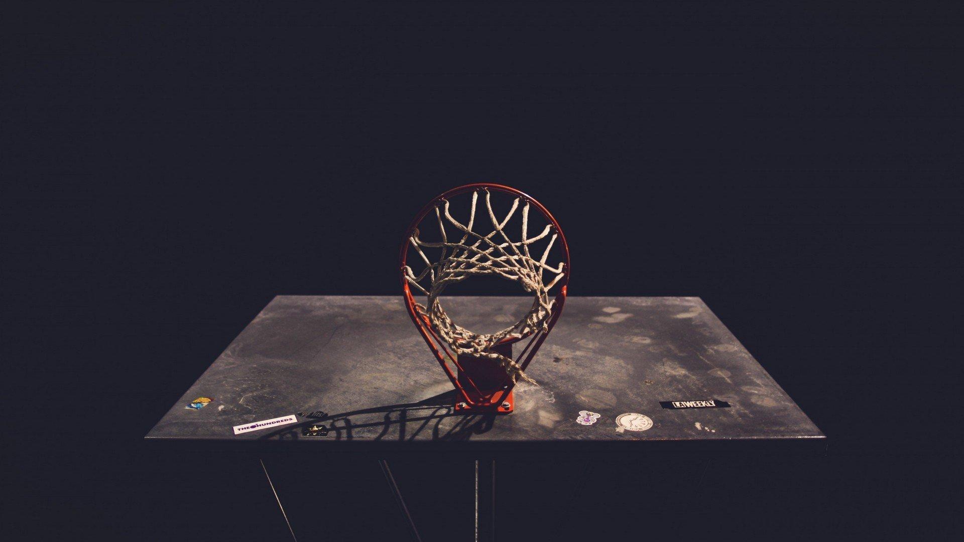 京沪对决引爆南京奥体，国安海港激战夜，战术博弈与争议判罚定乾坤